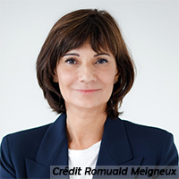 V. Decaux